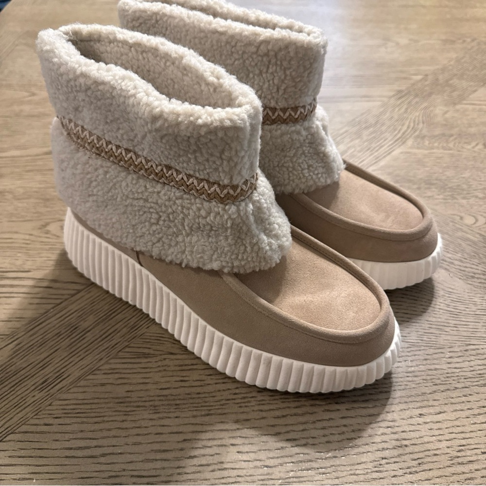 White Mountain Digital Platform Faux Fur Bootie Sandal Wood/Suede Women’s 10M